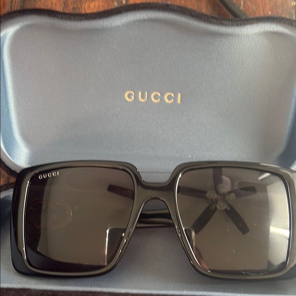 NEW Gucci Sunglasses Black Oversized Sunglasses never worn GG1692S - Picture 5 of 10